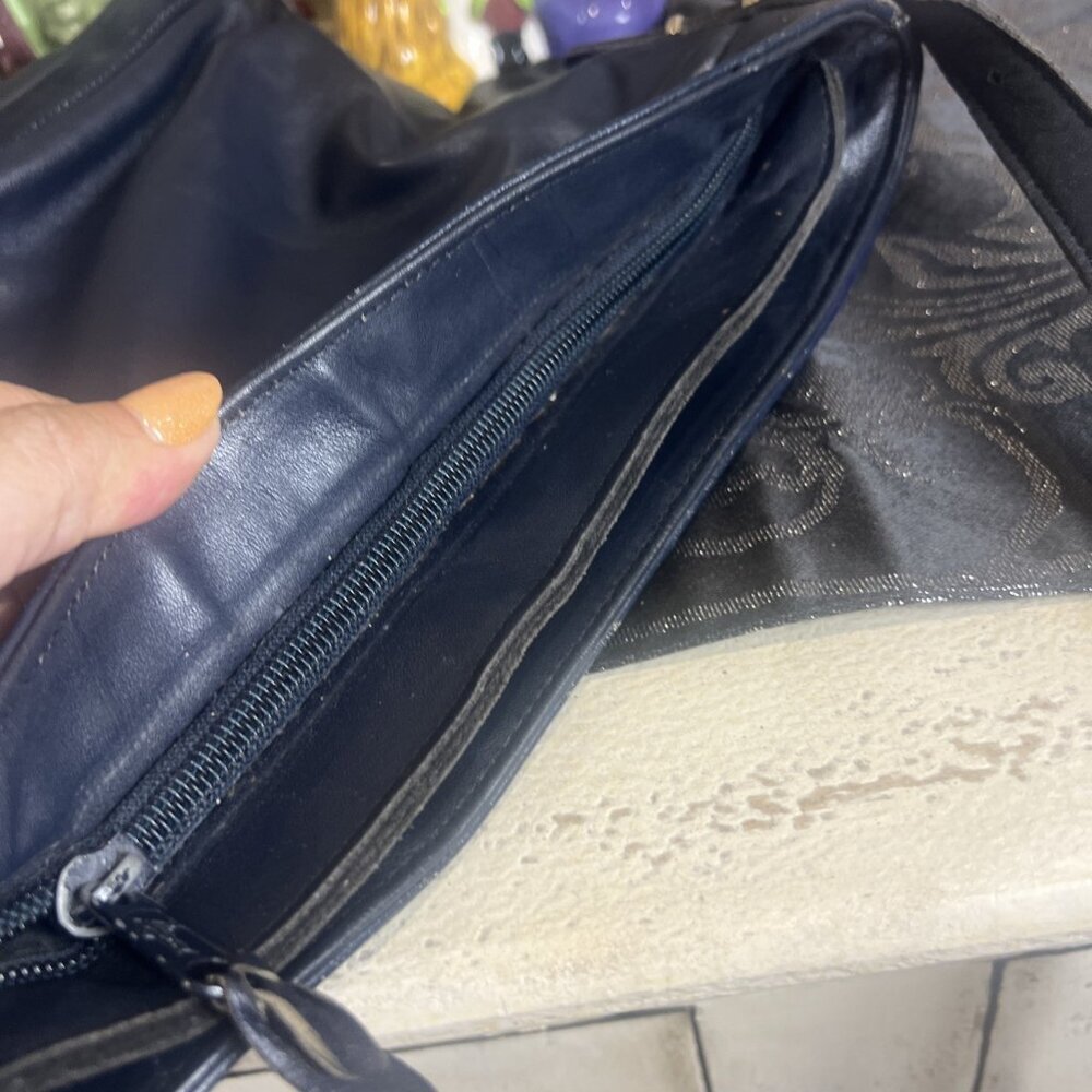 Vintage Etienne Aigner Navy Blue Leather Handbag Purse Adj Strap Medium - Picture 14 of 14
